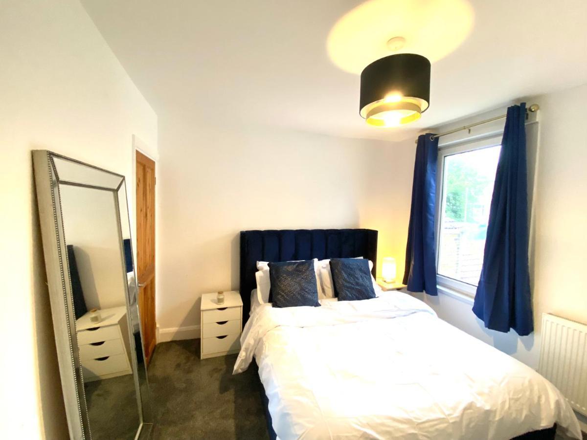 Medway Getaway - 3 Bed Home With Luxury Bathroom Chatham  Dış mekan fotoğraf