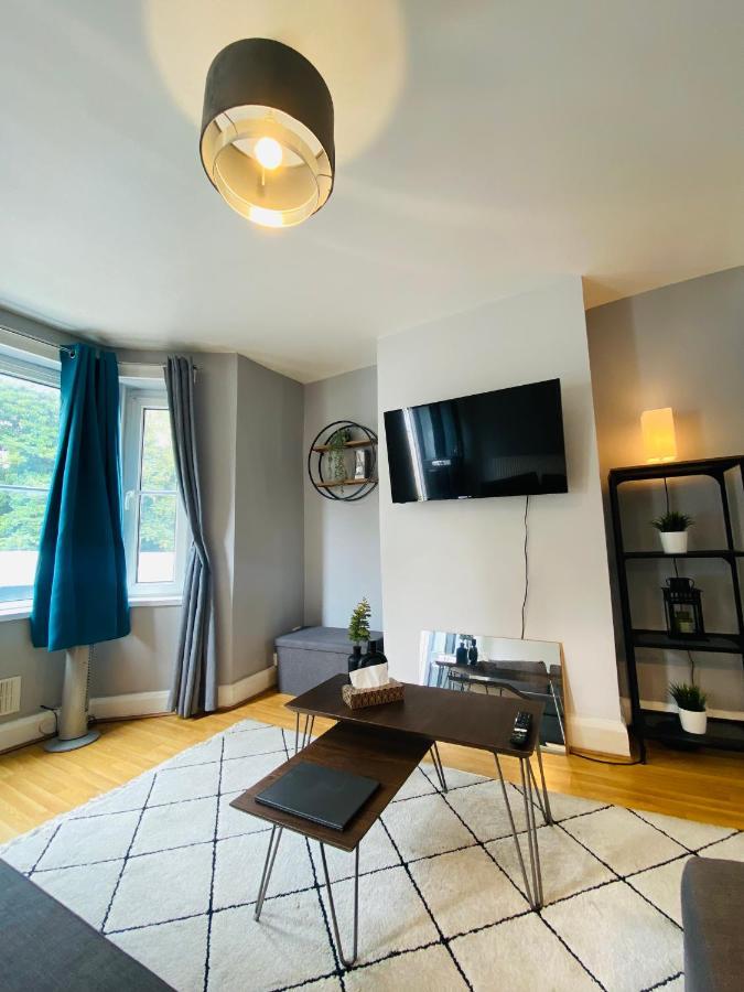 Medway Getaway - 3 Bed Home With Luxury Bathroom Chatham  Dış mekan fotoğraf