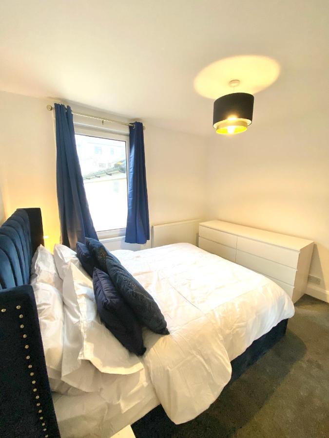 Medway Getaway - 3 Bed Home With Luxury Bathroom Chatham  Dış mekan fotoğraf