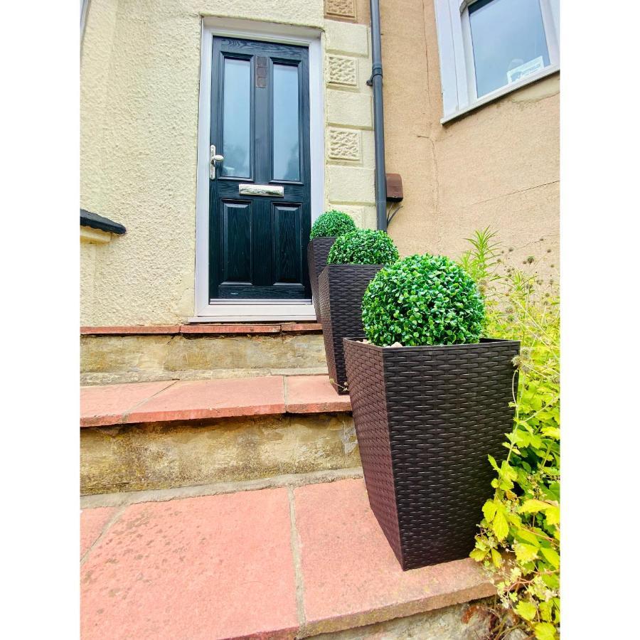 Medway Getaway - 3 Bed Home With Luxury Bathroom Chatham  Dış mekan fotoğraf