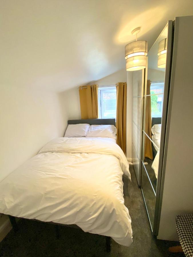 Medway Getaway - 3 Bed Home With Luxury Bathroom Chatham  Dış mekan fotoğraf