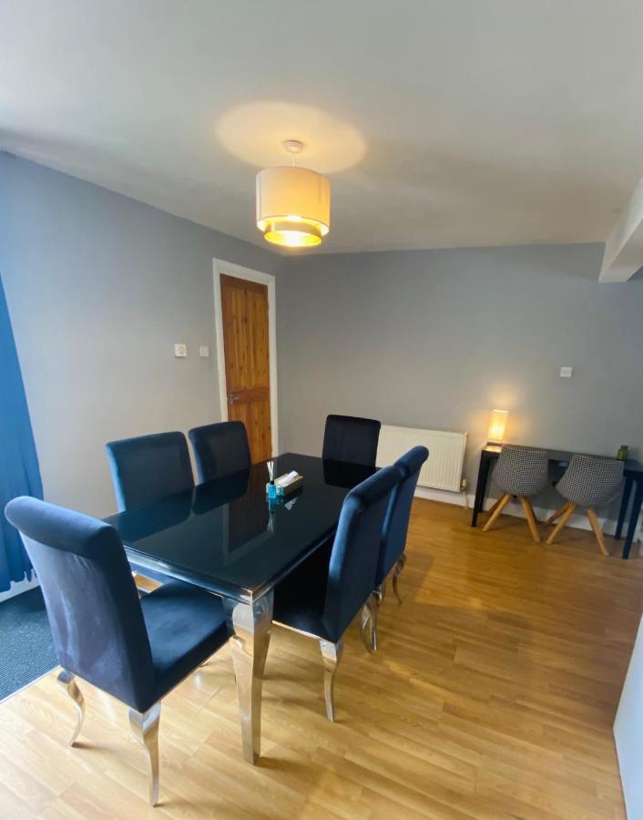 Medway Getaway - 3 Bed Home With Luxury Bathroom Chatham  Dış mekan fotoğraf